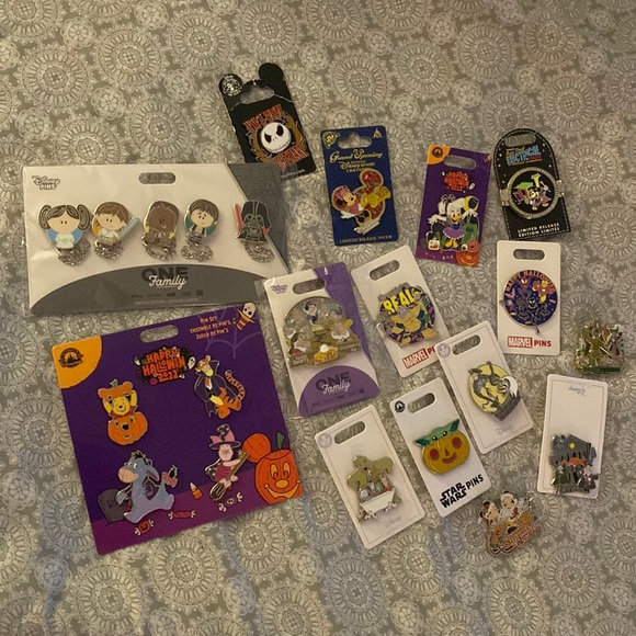 Disney collectible lot of pins Halloween Marvel and Star Wars Jack Skellington